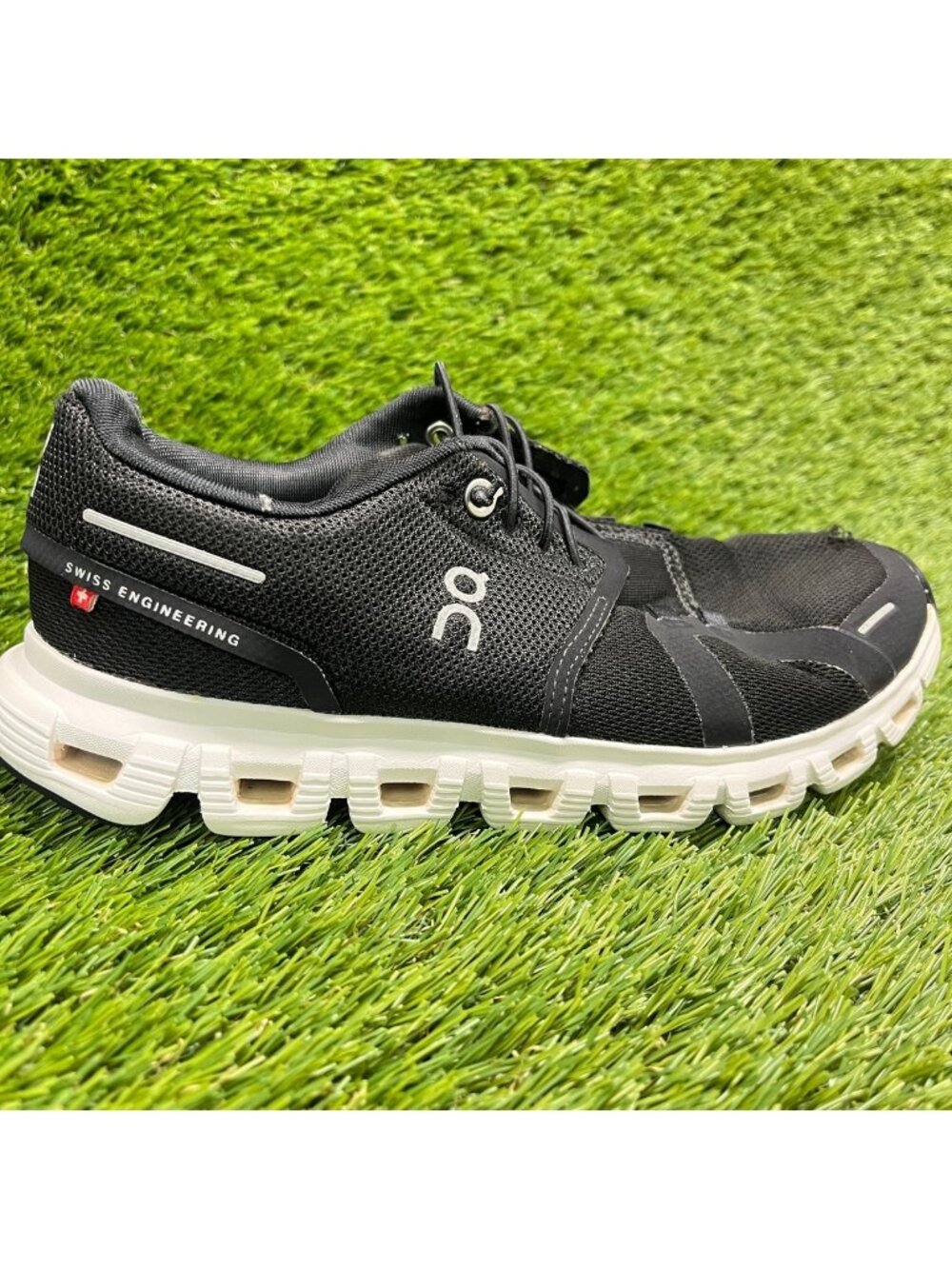 On Cloud 6 Womens Size 6 Black White Athletic Running Walking Shoes Sneakers